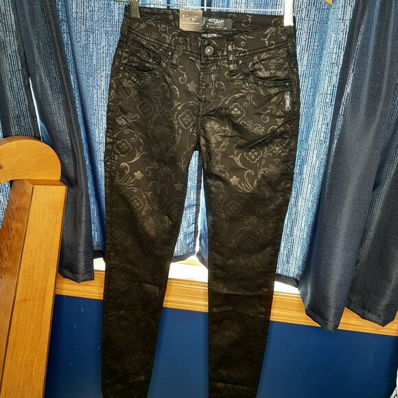 Silver Jeans Co Denim - BRAND NEW!! Silver Jeans Co SUKI SUPER SKINNY MSRP $88